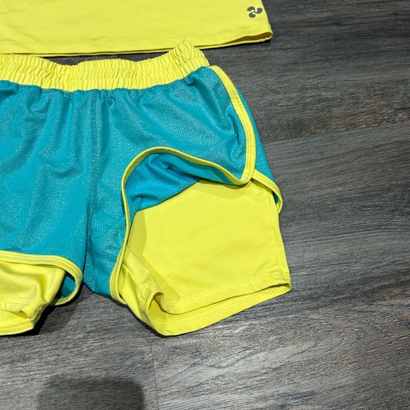 Triple flip girls active wear size 3(5-7years old) - Picture 6 of 6